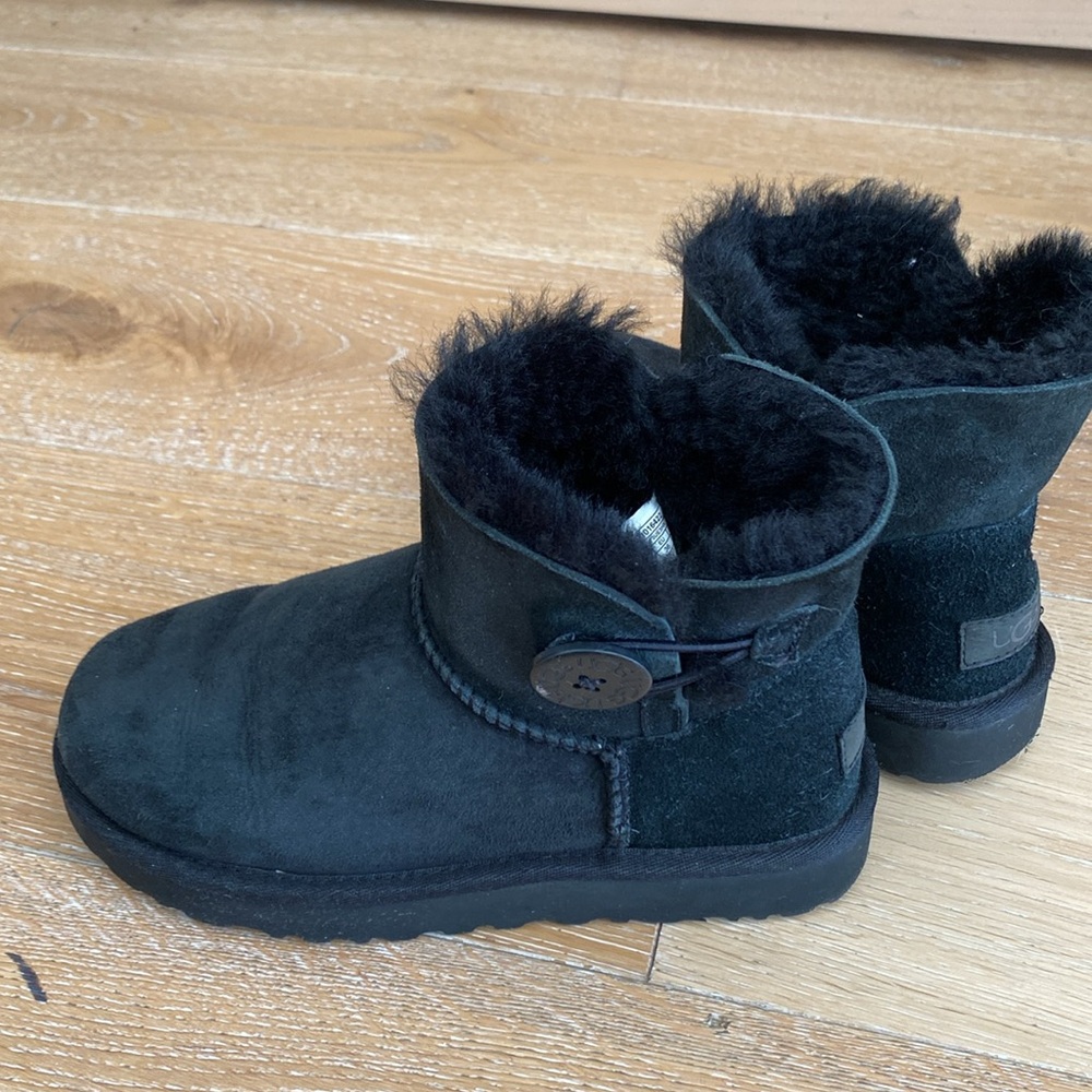 Uggs Womens Mini Bailey Button Ii (Size 5) - image 5
